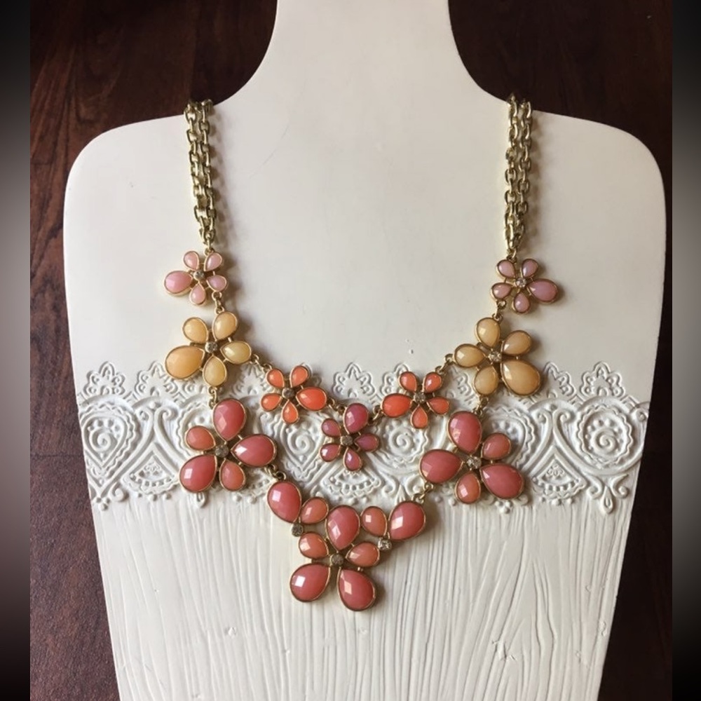 Statement necklace
